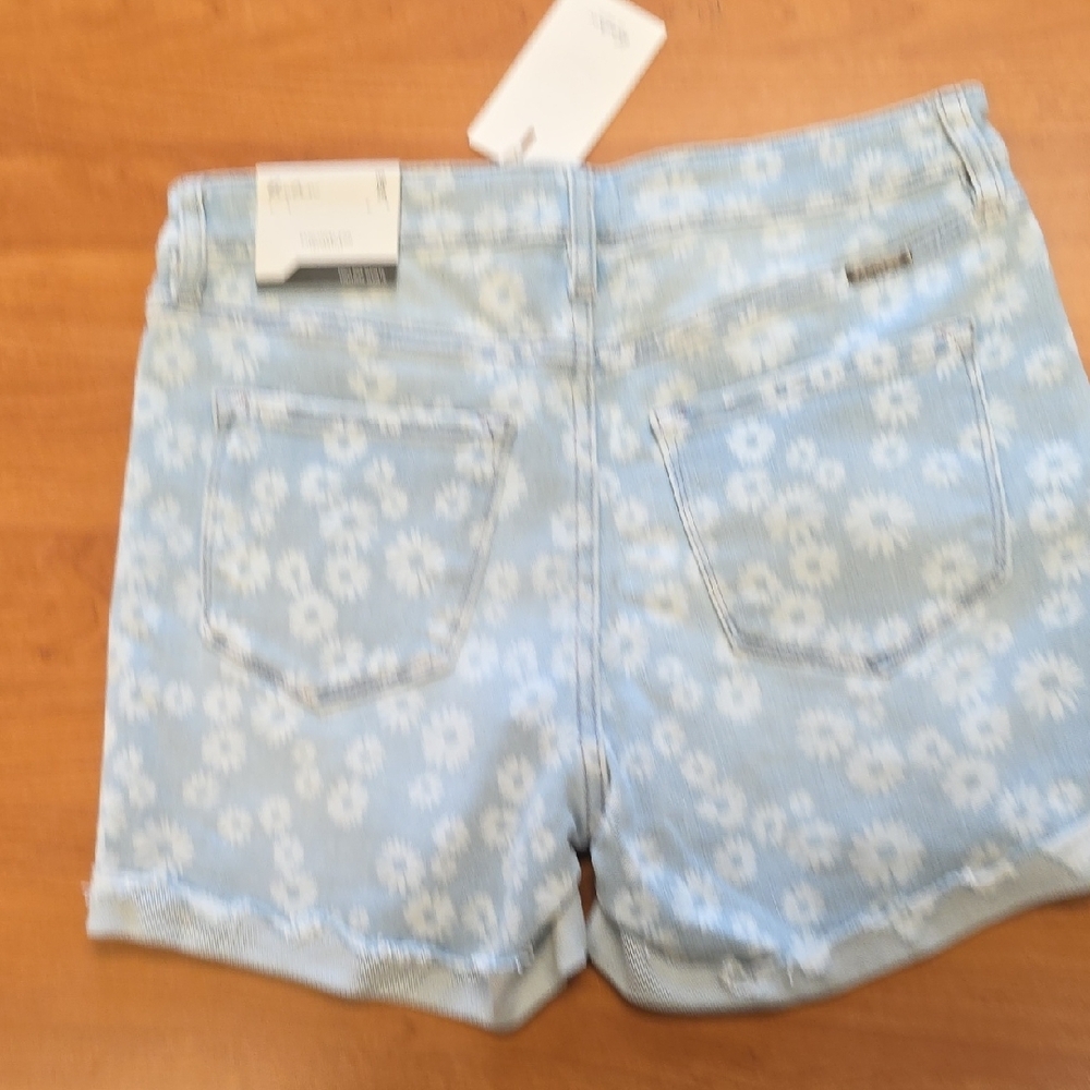 KanCan Blue and White Floral Jean Shorts - Picture 4 of 4